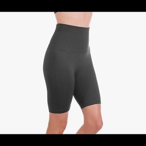HOMMA Charcoal Women's Tummy Control Bike/Yoga Shorts. Size L. Worn Once!